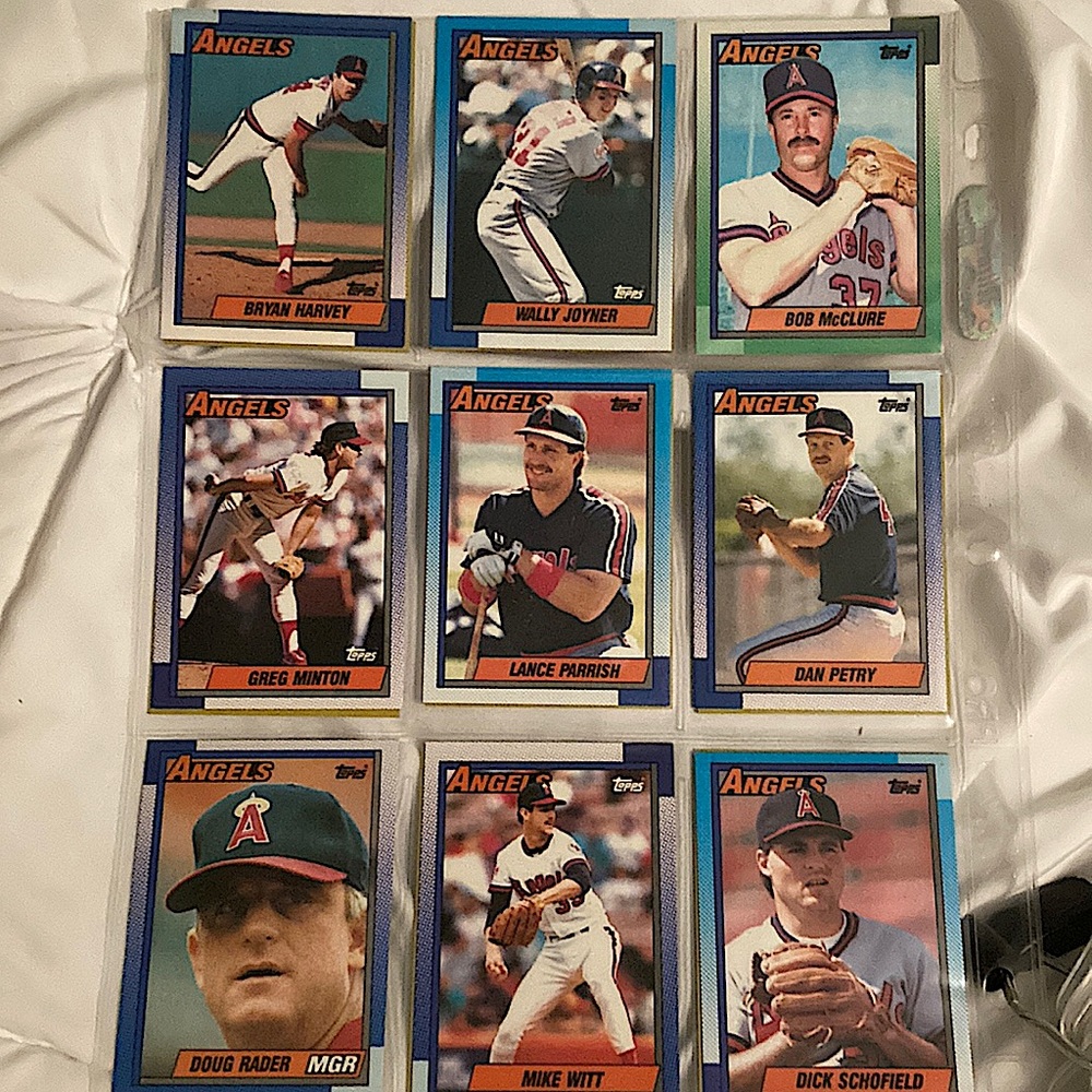 Lot of Vintage Baseball Cards (Check Description)